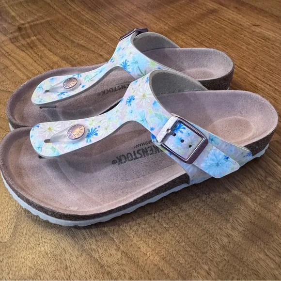 Birkenstock Kids Sandals with Floral Design. Size Kid’s 31 (13 - 13.5) - Picture 5 of 11